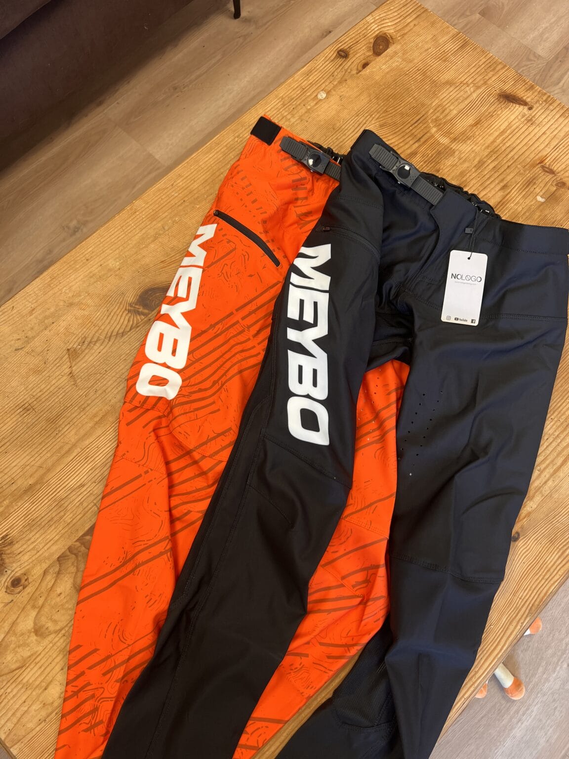 NOLOGO RACING - Démarquez-vous des autres avec style